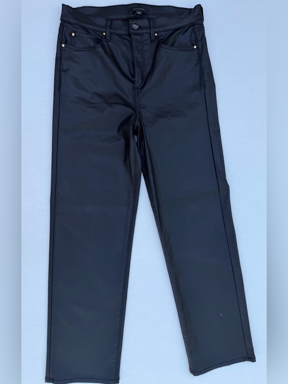 Women’s Ann Taylor Black Straight-Leg coated Denim Pants size 6